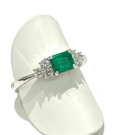 Anello Salvini Donna in Oro bianco Smeraldo 80047158
